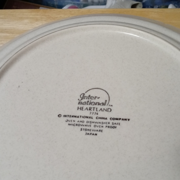 VTG International Heartland Serving 🍇 Platter&1 Clay Art Cheese Cutting Board. - Picture 13 of 16